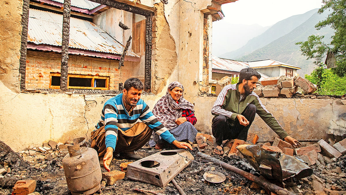 Don't rush back home, stay at safer places: J-K Police to border village residents
