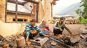 Don't rush back home, stay at safer places: J-K Police to border village residents
