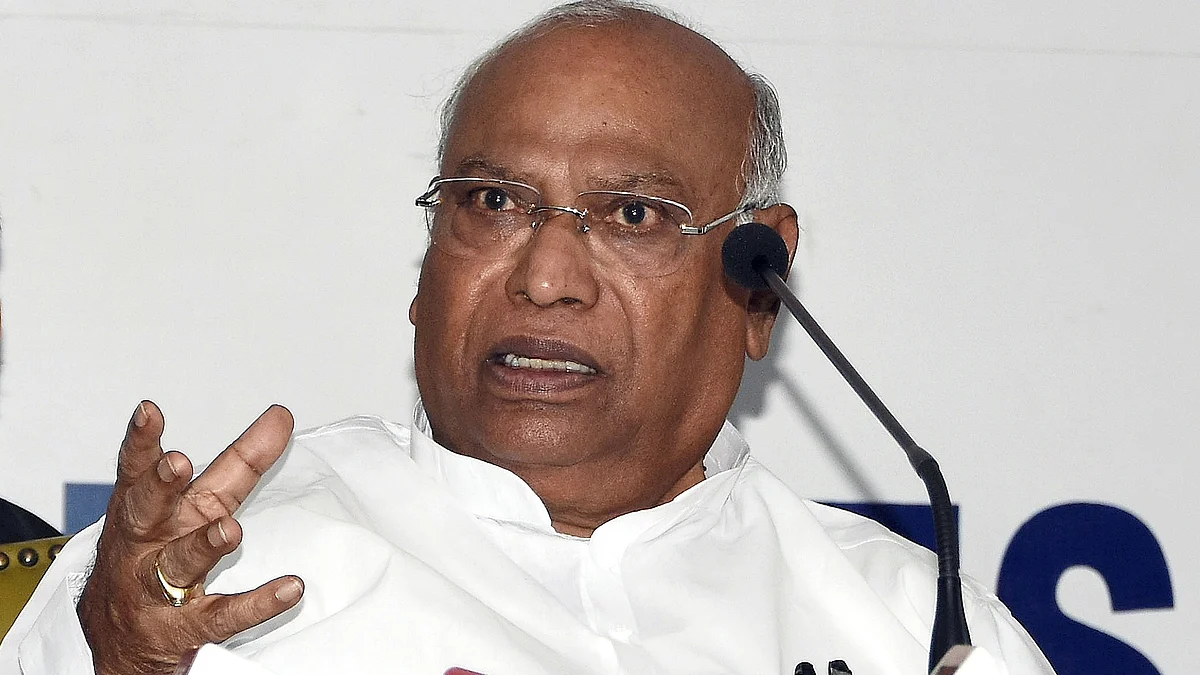 Mallikarjun Kharge speaks during a press conference in Bengaluru on 23 April (photo: PTI)