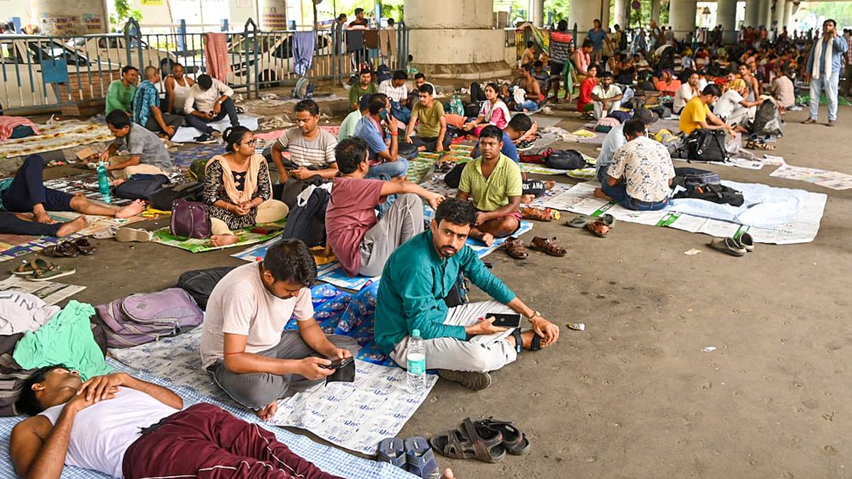 Jobless teachers’ protest outside Bengal education dept hqs continue for 3rd day