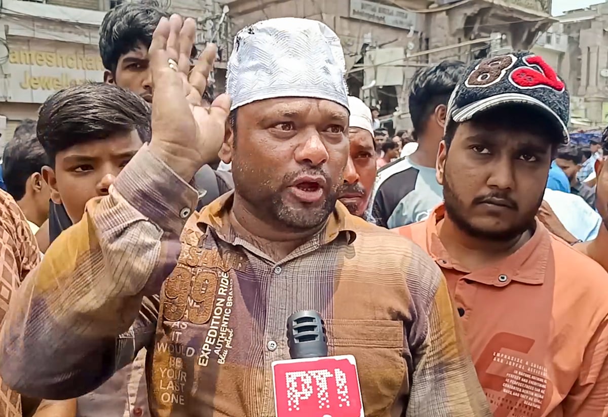 17 killed in fire at a building in Hyderabad; PM condoles deaths