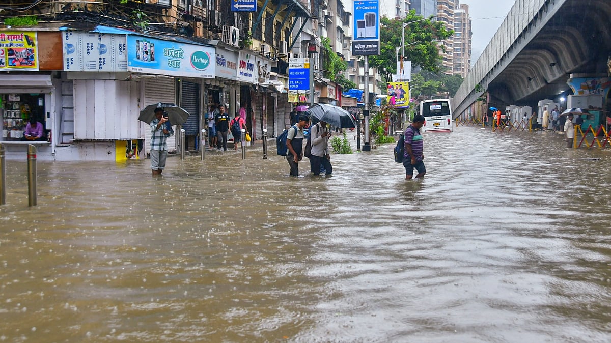 Rs 10 lakh fine on 4 mini pumping station operators for waterlogging after Mumbai rains