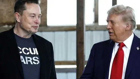 Elon Musk with US President Donald Trump (photo: @CryptoNewsHntrs/X)