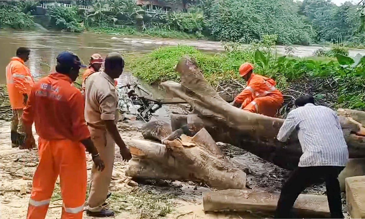 Kerala: houses flooded, power disrupted as rains hit normal life 