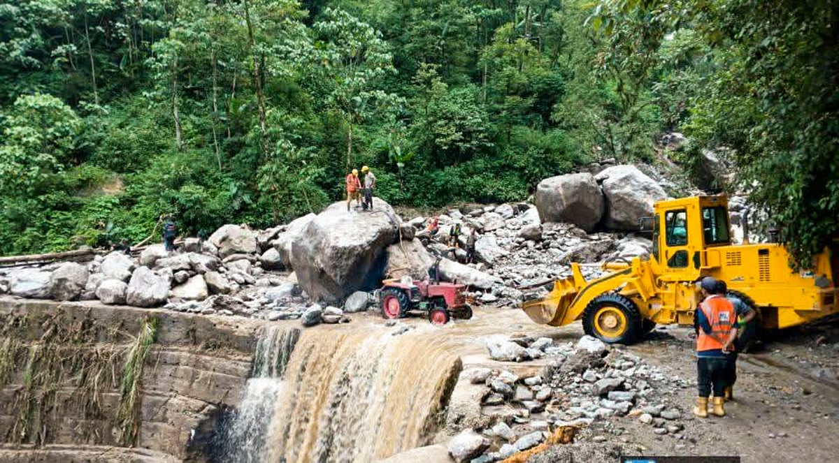 Sikkim: Road connectivity to Lachung restored, evacuation of stranded tourists from today