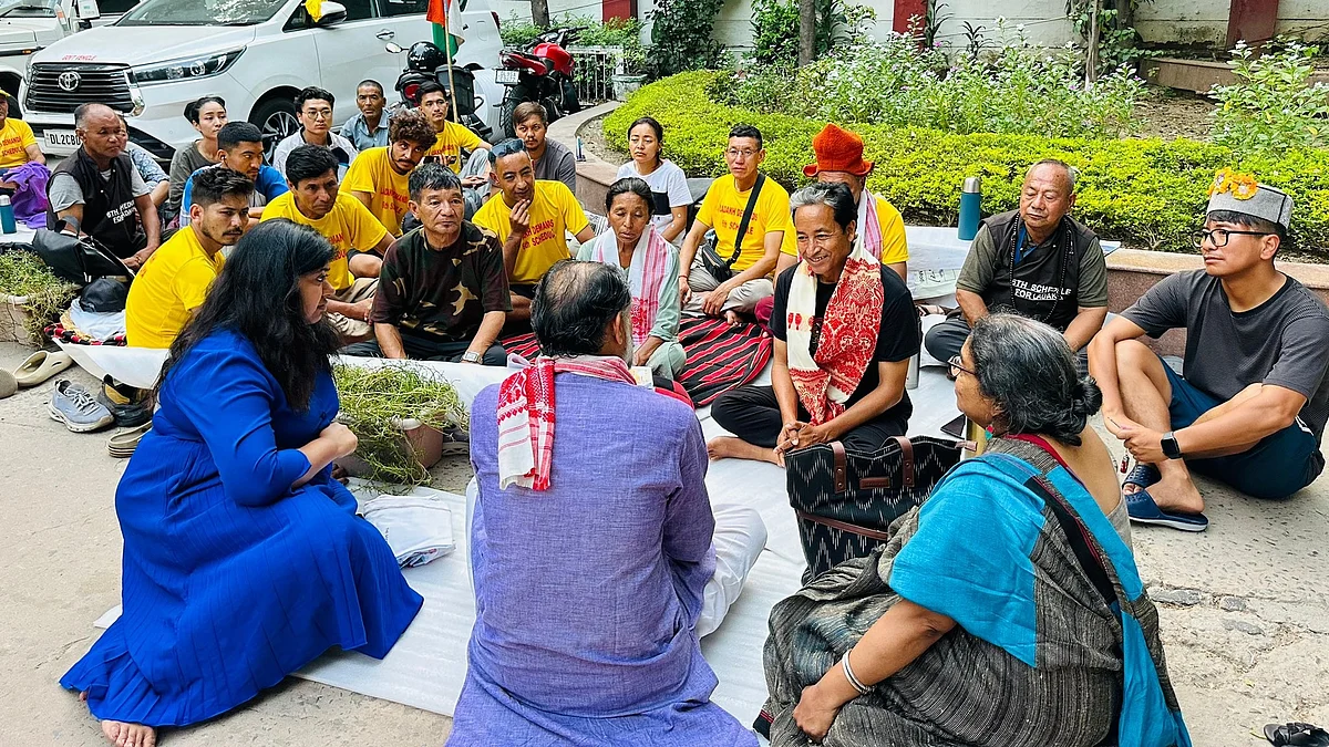 Ladakhis protest for the Sixth Schedule in Delhi, marching on foot to the capital with Sonam Wangchuk