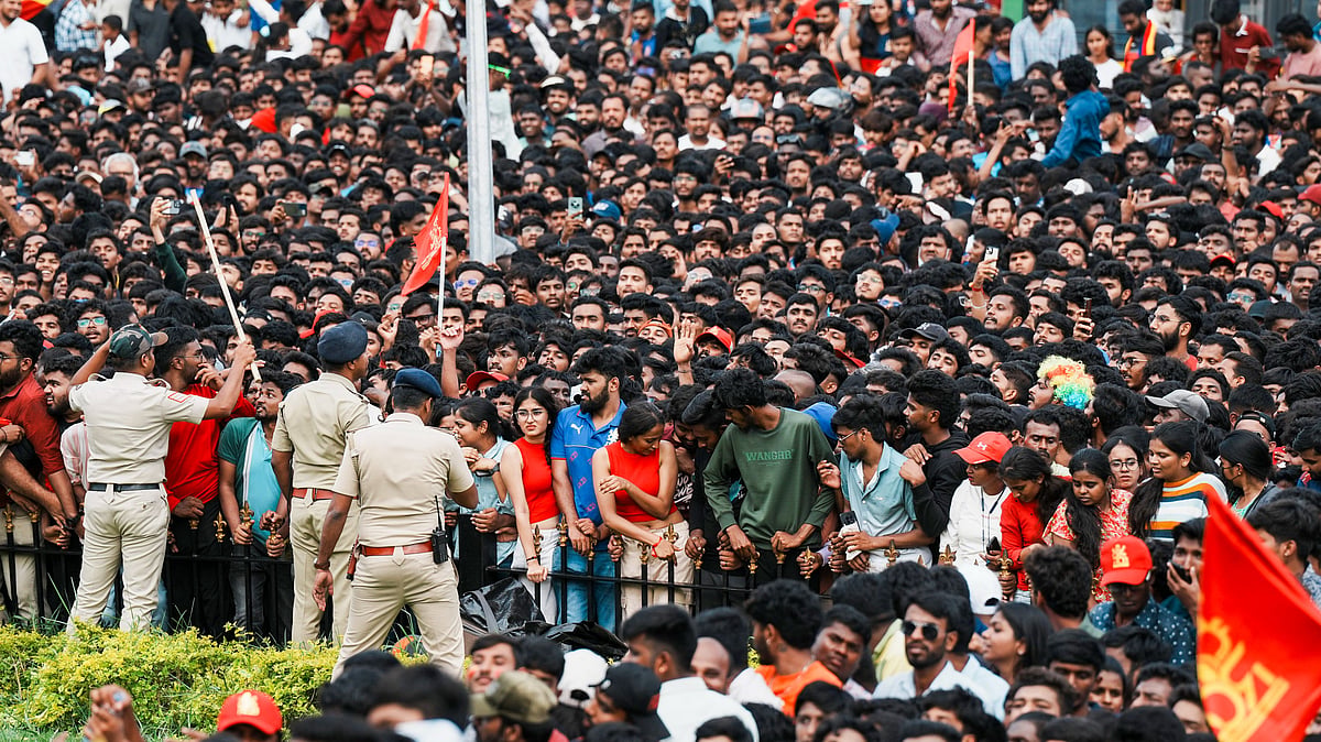 Bengaluru stampede toll 11, says CM; Kharge, Rahul express grief