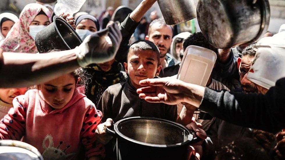 File photo of aid distribution in Gaza 