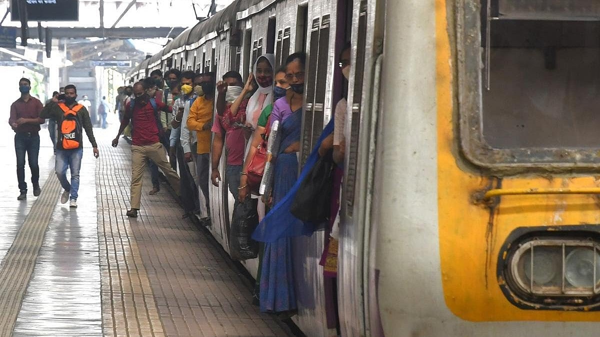Four persons killed, six injured after falling off moving train in Thane