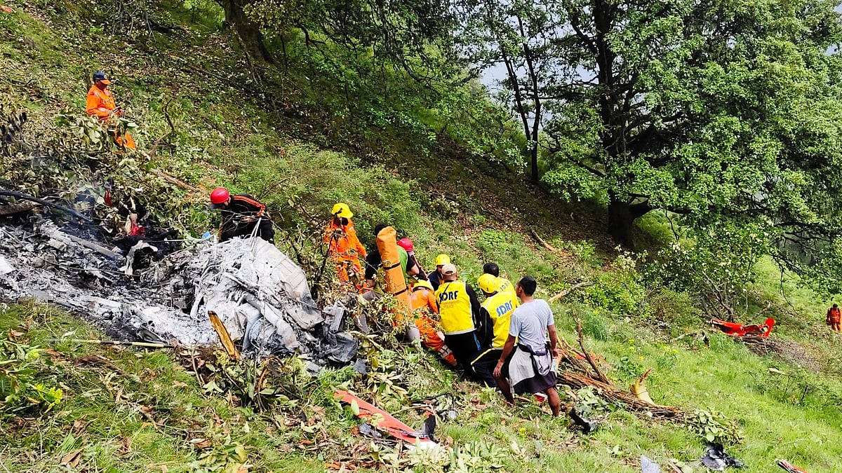 Rescuers at the crash site (photo: @uksdrf/X)