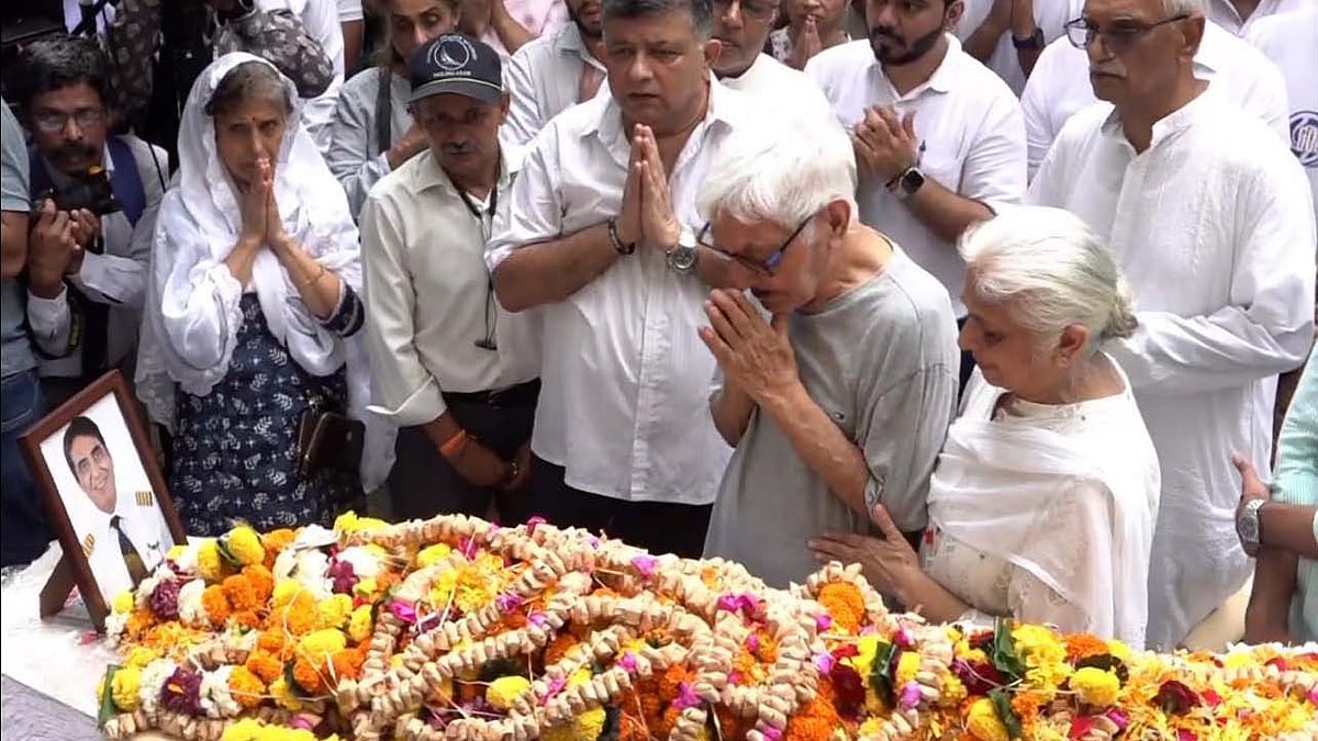 Ahmedabad crash: last rites of Capt. Sabharwal performed in Mumbai