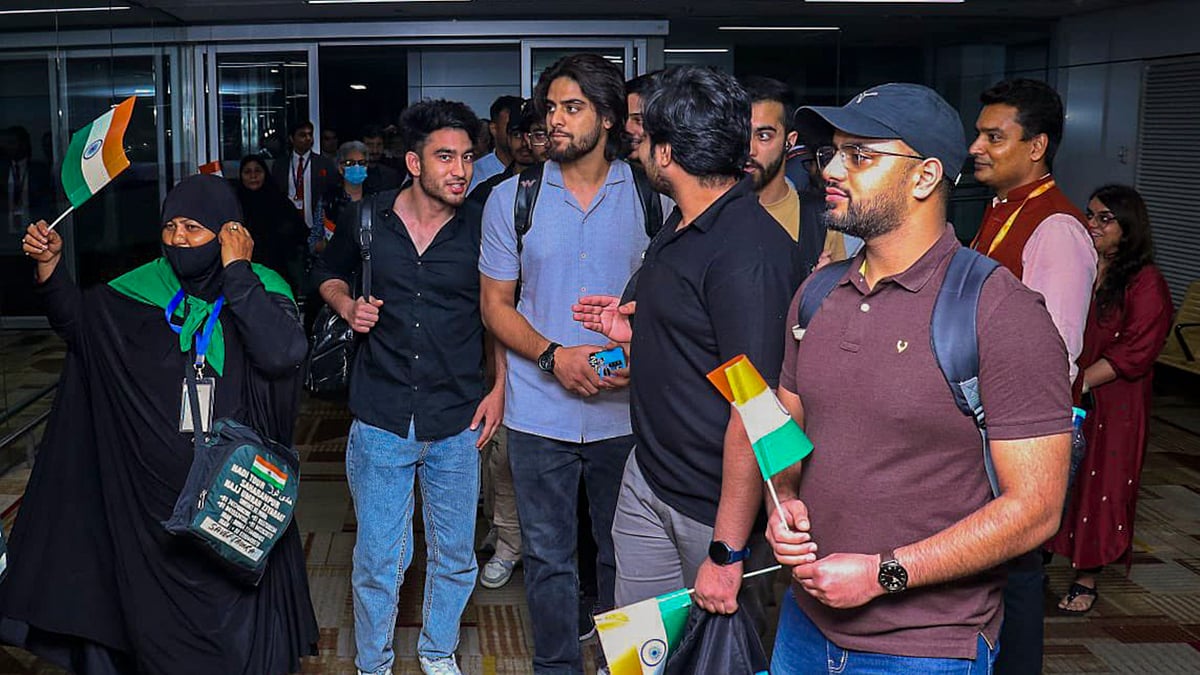 Second batch of 443 Indians leave from Israel through Jordan, Egypt