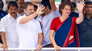 Rahul Gandhi and Priyanka Gandhi in Wayanad (photo: IANS)