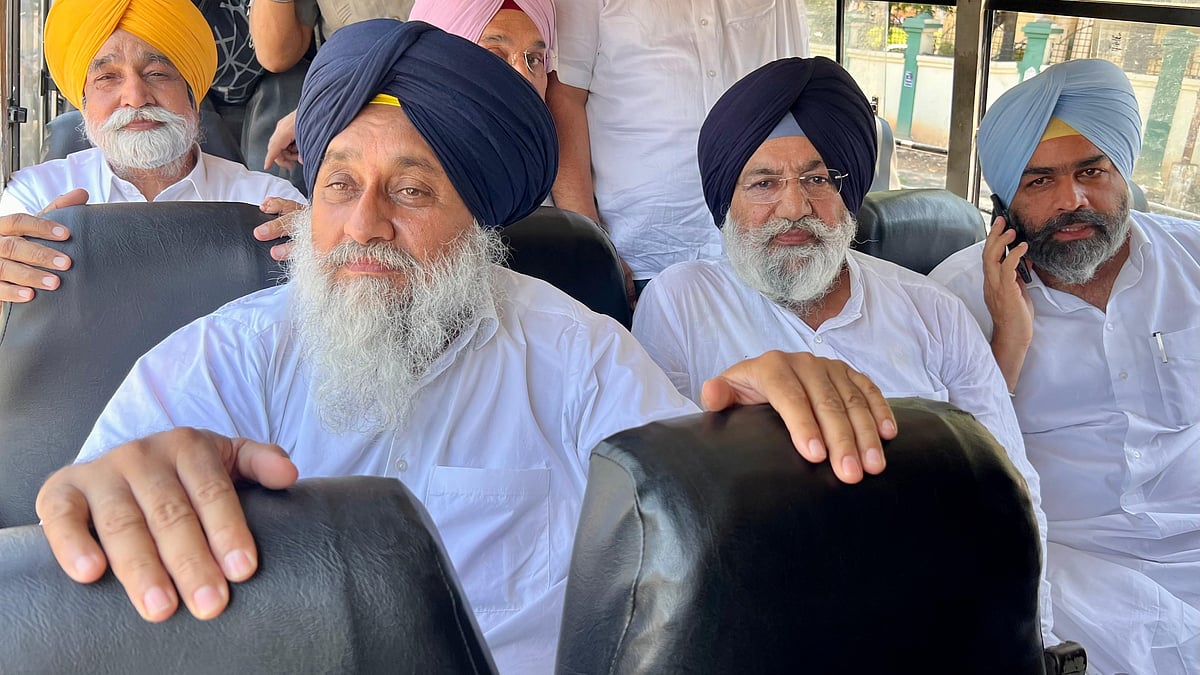 Detained Shiromani Akali Dal leaders in Chandigarh (photo: IANS)