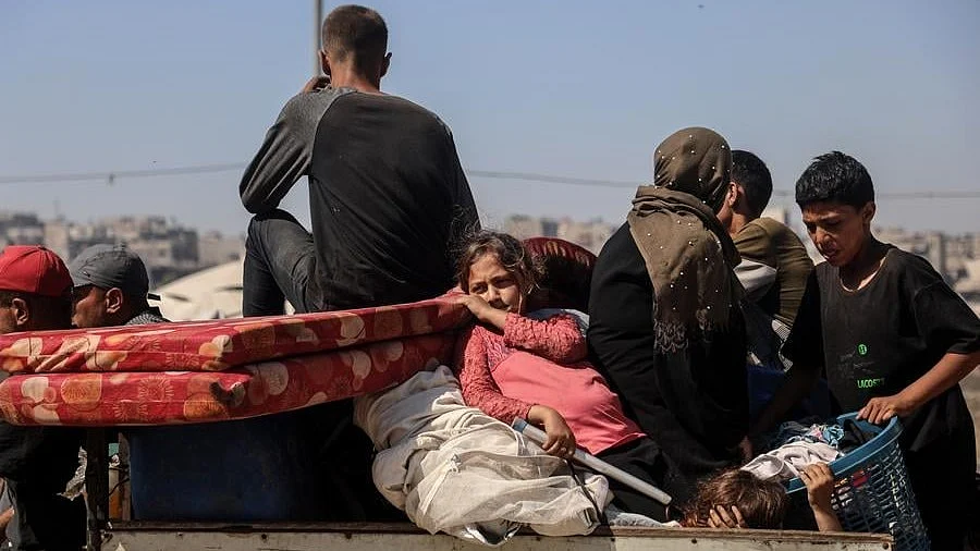 Displaced Palestinians in Gaza (photo: IANS)