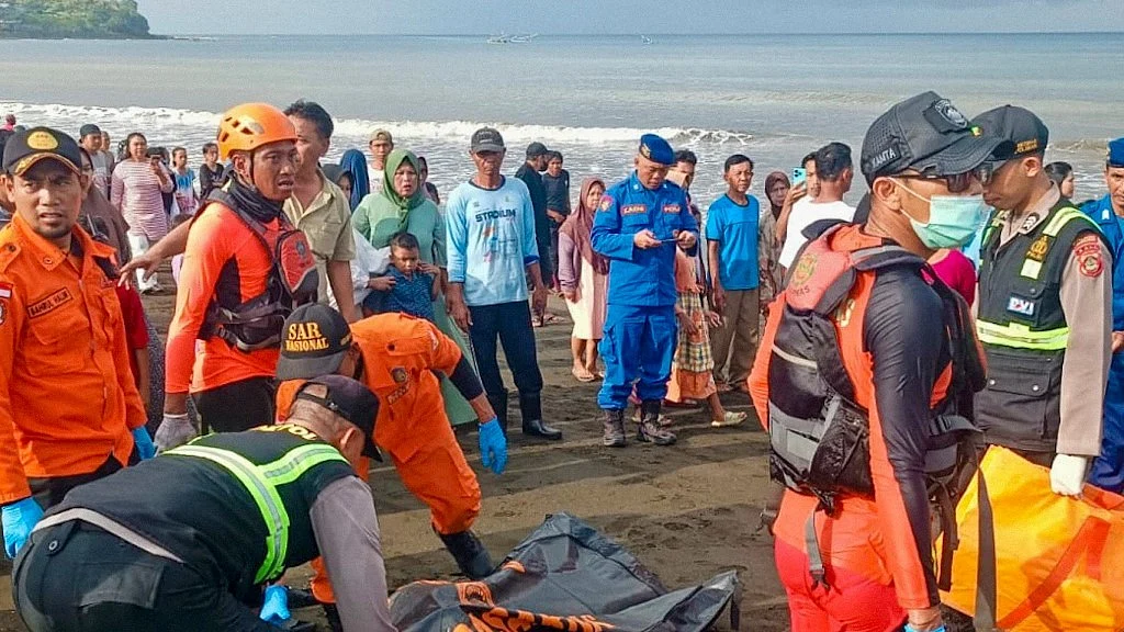 Rescuers at work at the ferry capsize site (photo courtesy: @aijesinfo/X)