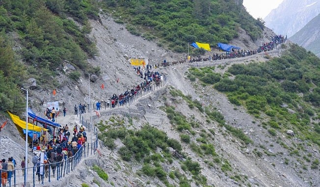 Over 26,800 perform Amarnath Yatra in 2 days, another batch of 6,979 leave for valley