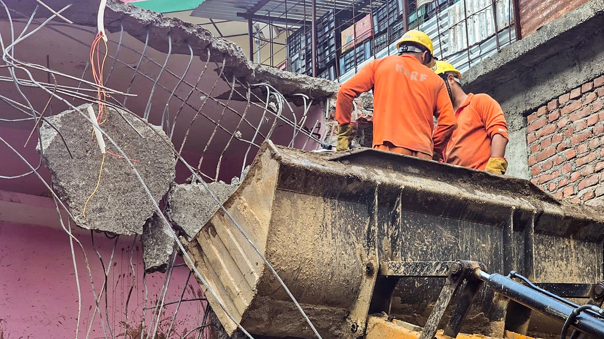 NDRF personnel conduct rescue operation in Mandi district on 4 July (photo: PTI)