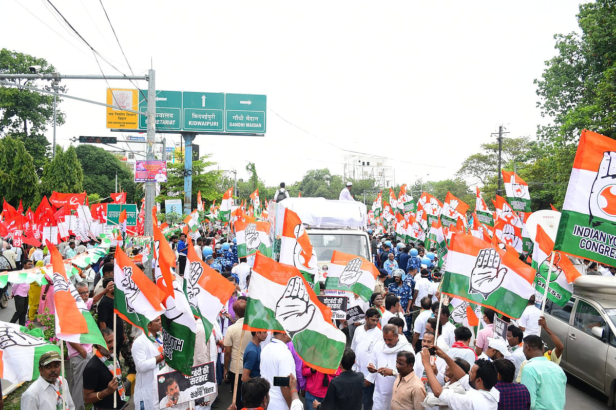 Congress workers protesting in Patna  (photo: @INCBihar/X)