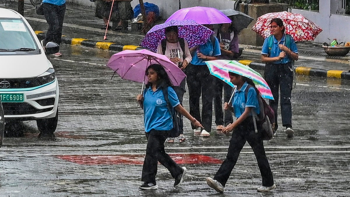 IMD issues red alert for Nagpur, schools and colleges shut