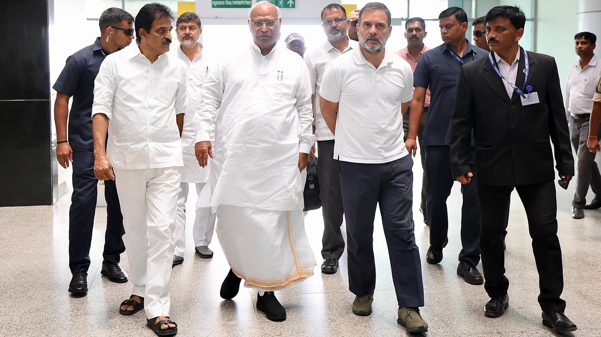 (L-R) K.C. Venugopal, Mallikarjun Kharge and Rahul Gandhi in Bhubaneswar (photo: @INCIndia/X)