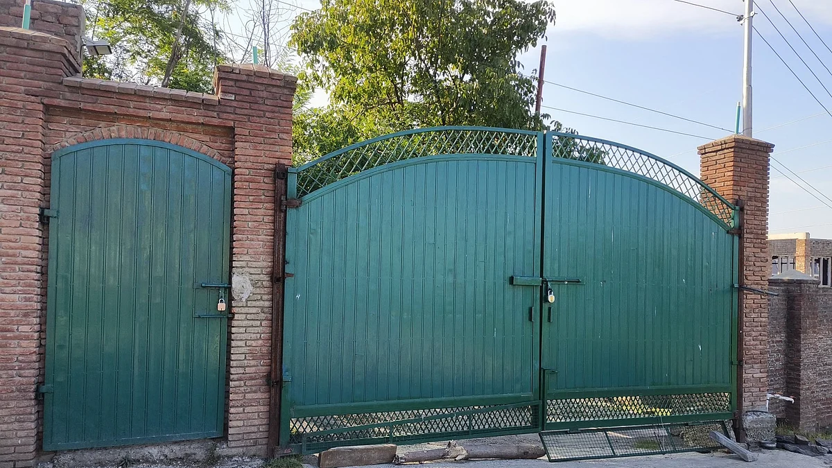 Mehbooba Mufti posted pictures of a locked gate to her residence, 13 July 2025