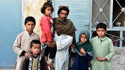 Afghan refugees face crisis as Pakistan revokes PoR cards