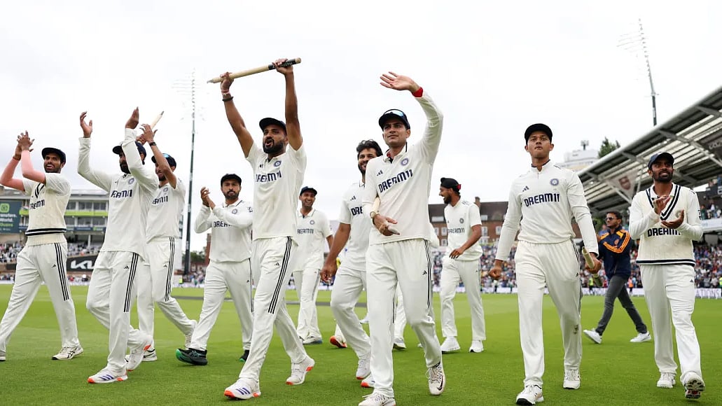 Shubman Gill and his men on a victory lap at The Oval on 5 August 2025