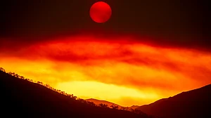 Massive wildfire in California; hundreds of structures at risk