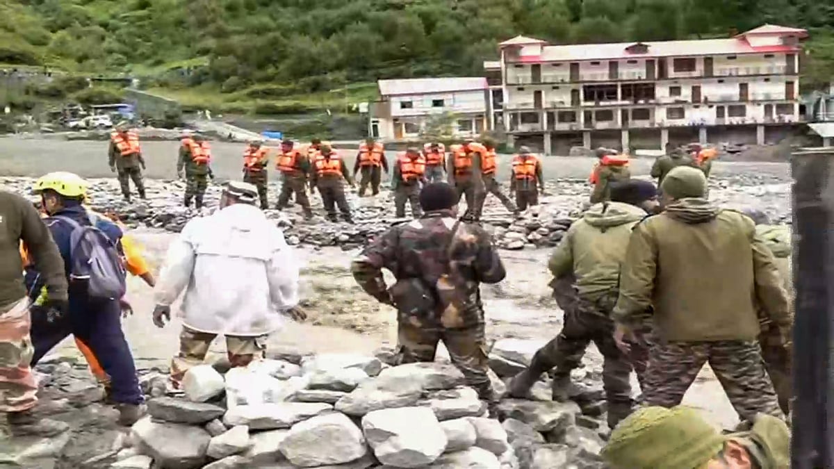 Uttarkashi flash floods: Cadaver dogs, veterinarians assist NDRF teams