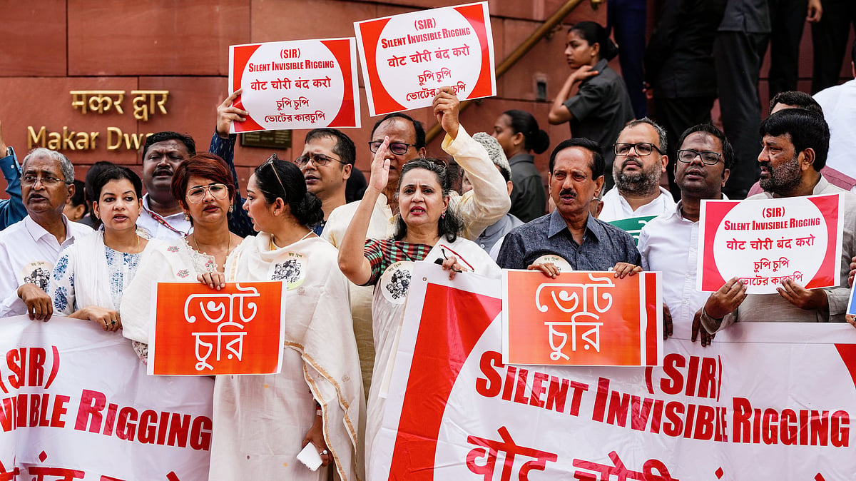 INDIA bloc MPs protest the Bihar SIR during the Monsoon session of Parliament, 8 Aug
