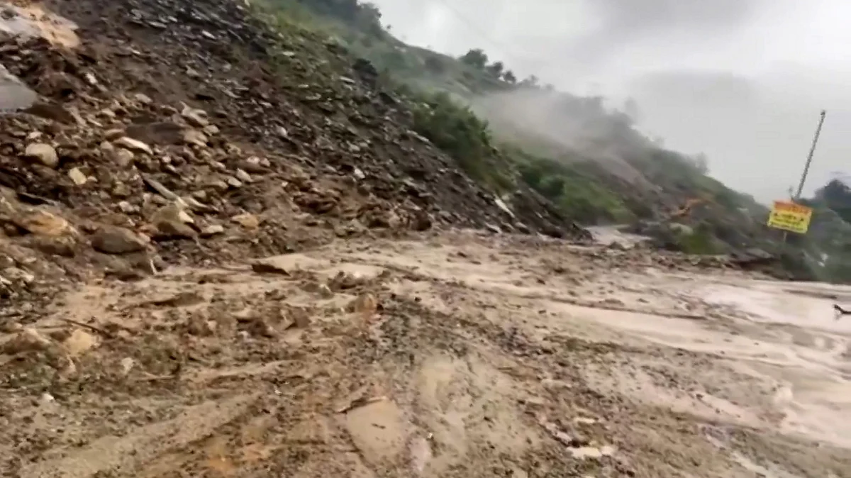 Chandigarh-Manali National Highway blocked by debris in Kullu