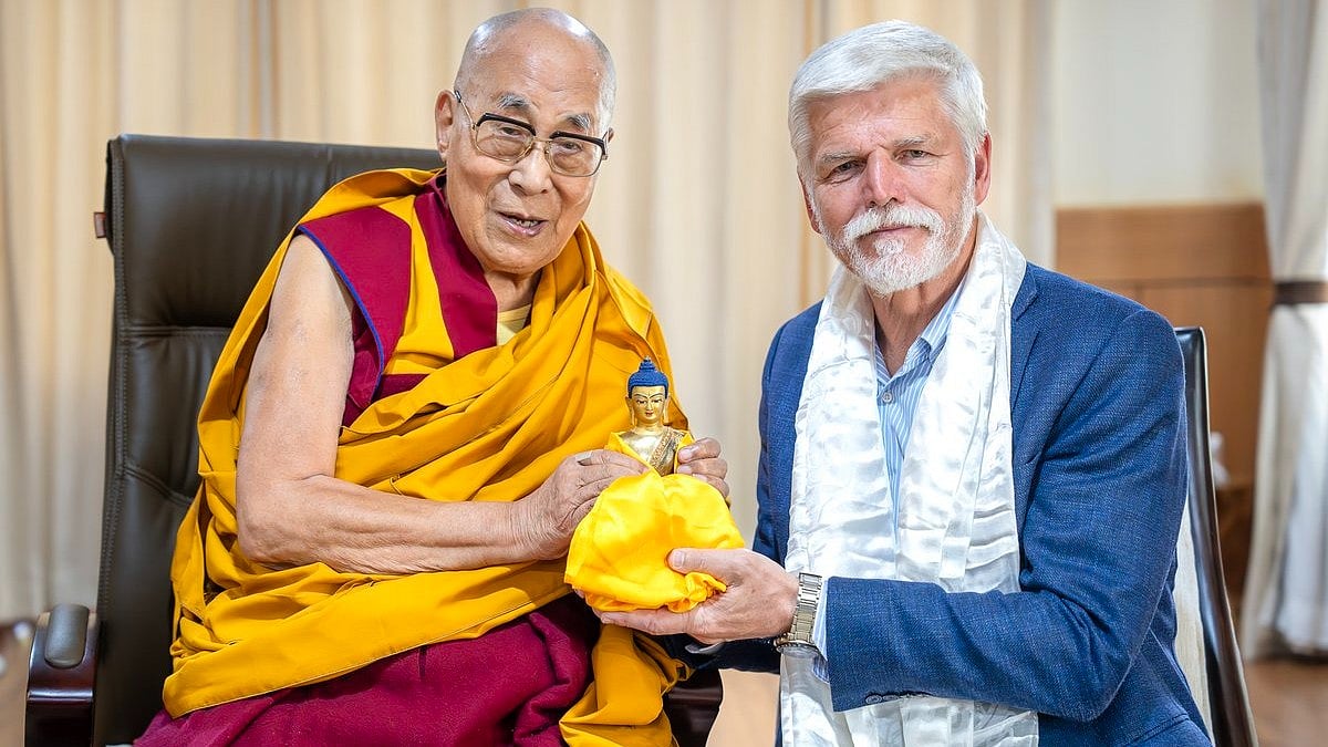 China freezes out Czech Republic president for meeting Dalai Lama