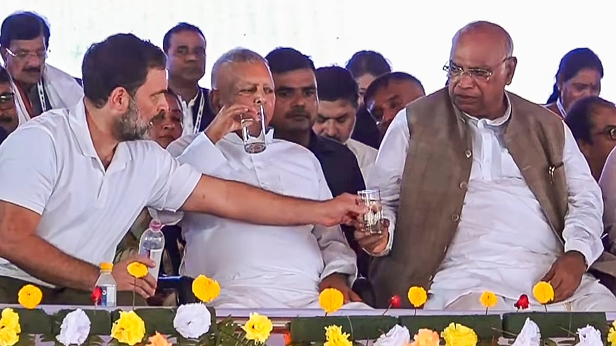 Rahul offers glasses of water to Kharge, Lalu in Bihar, earns kudos for 'gentlemanly' behaviour
