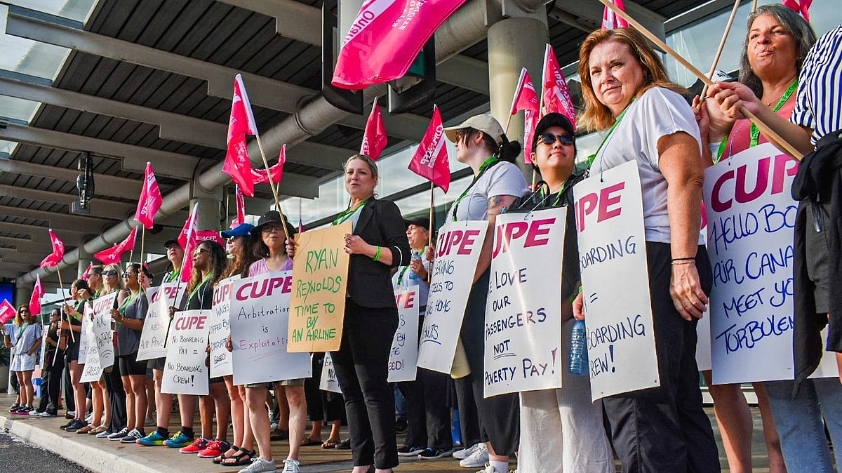 Air Canada halts restart as flight attendants’ union vows to defy order