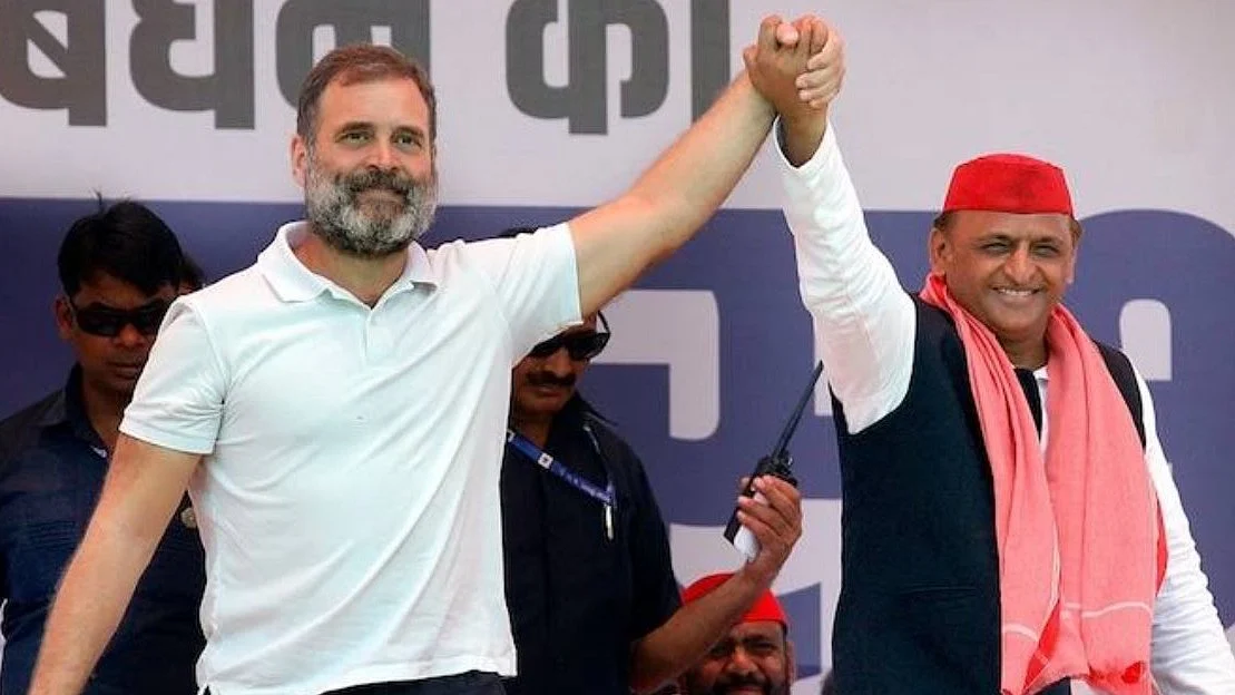 Rahul Gandhi with Akhilesh Yadav 