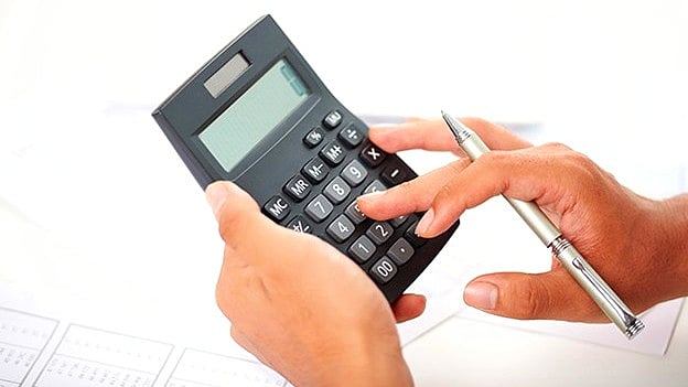 Advantages of Using an EMI Calculator Before Taking Any Loan