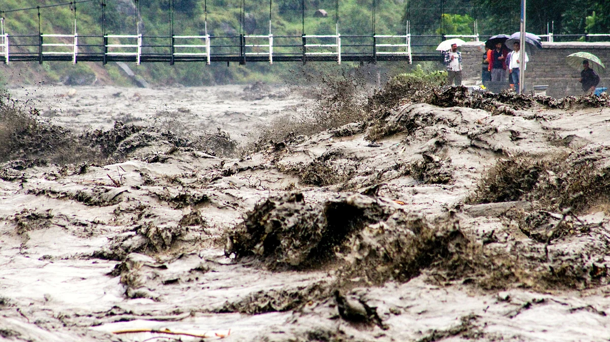 A turbulent Beas river in Kullu, Himachal Pradesh