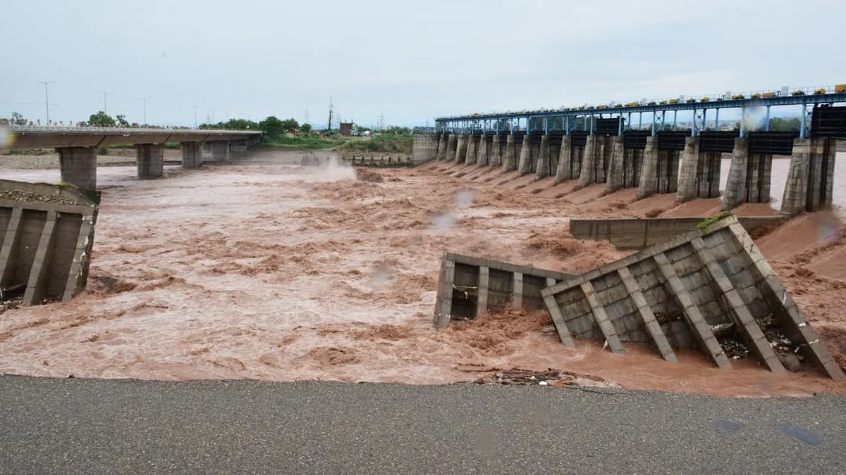 Bridge collapse in J&K, recorded by CM Omar Abdullah on social media