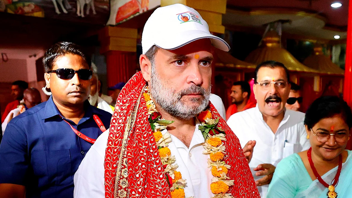 Rahul Gandhi on a visit to the Janaki Temple in Sitamarhi, Bihar