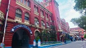 Kolkata streets embrace Bengali: Shopkeepers update signboards