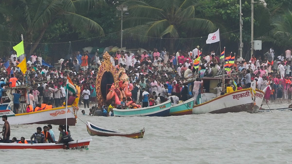 Iconic Lalbaugcha Raja idol immersed after rare delay at Girgaon Chowpatty