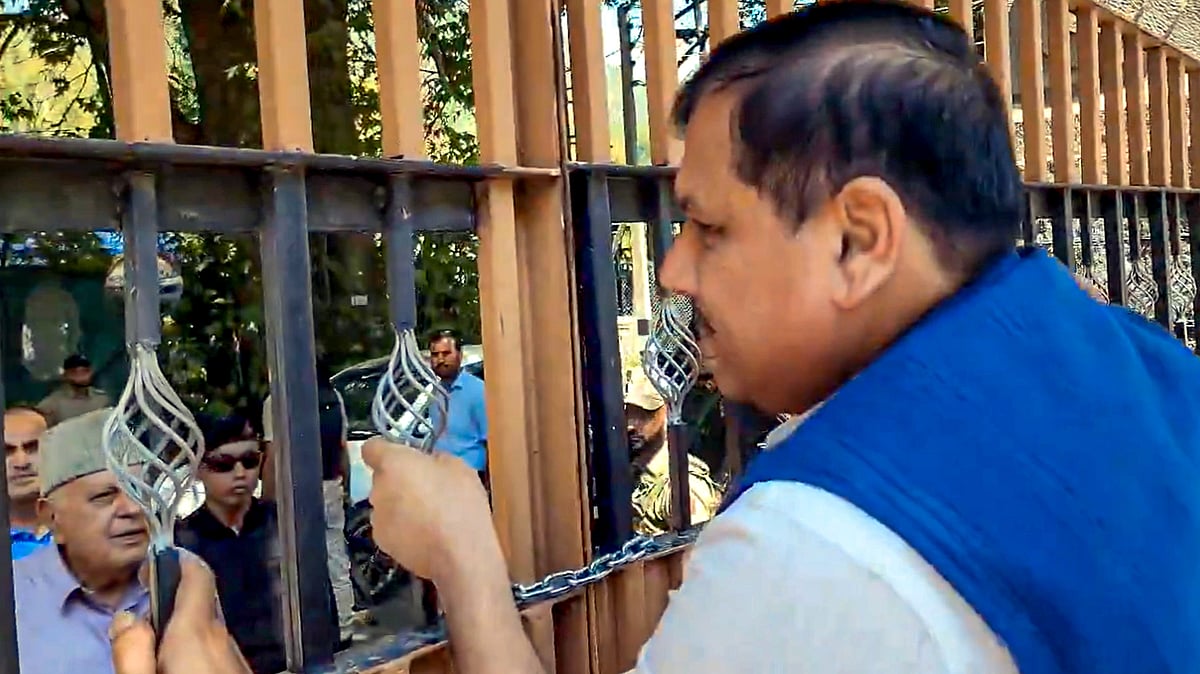 Farooq Abdullah stopped from meeting detained MP Sanjay Singh in Jammu