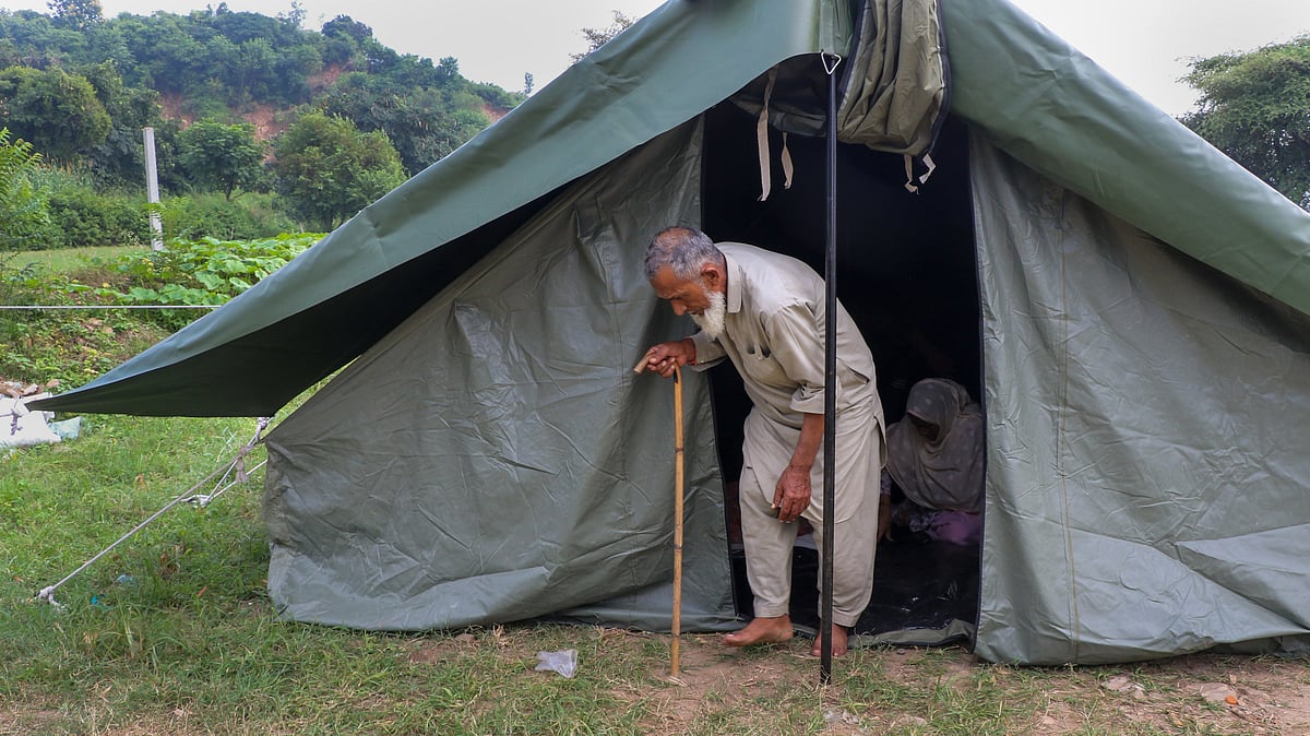 Land subsidence leaves dozens homeless in J&K’s Khari village