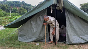 Land subsidence leaves dozens homeless in J&K’s Khari village