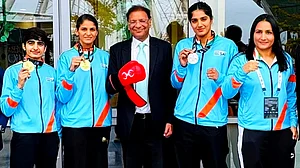 World boxing: Minakshi, Jaismine lend golden touch as big names fail