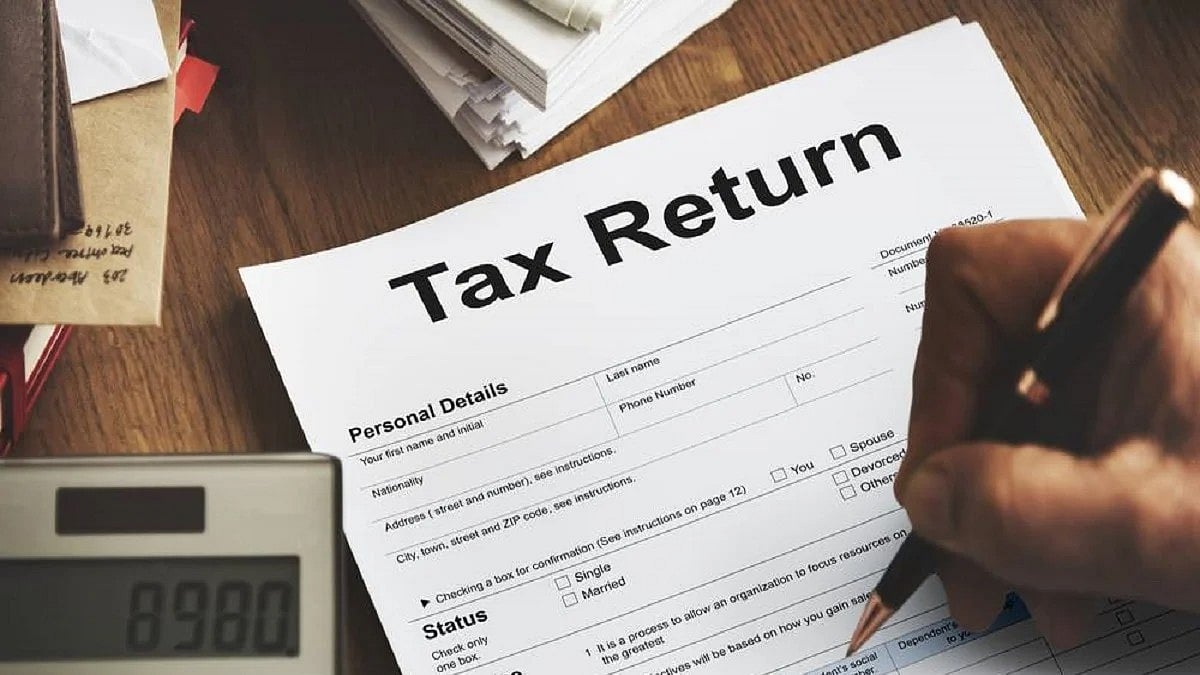 Taxpayers race against clock on last day of ITR deadline