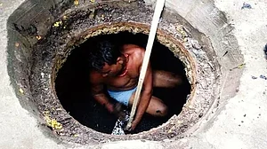 Unending pattern: Worker dies trying to clean sewer in Delhi