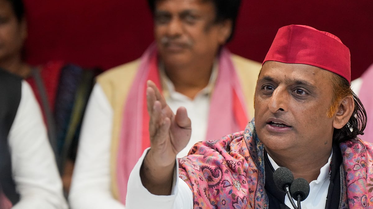 Aadhaar should be integrated with chips to ensure fair elections: Akhilesh