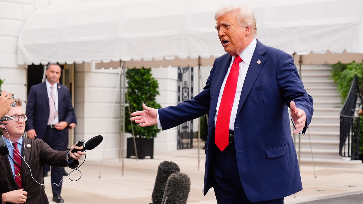 Donald Trump speaks to the media at the White House, 21 Sept